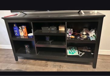 Dresser and Nighstands MUST GO