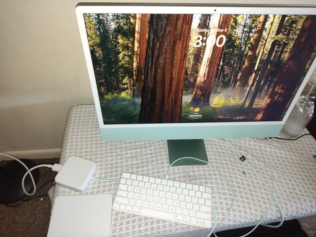 Apple - iMac 24" All-in-One - M3 chip - 8GB Memory - 256GB
