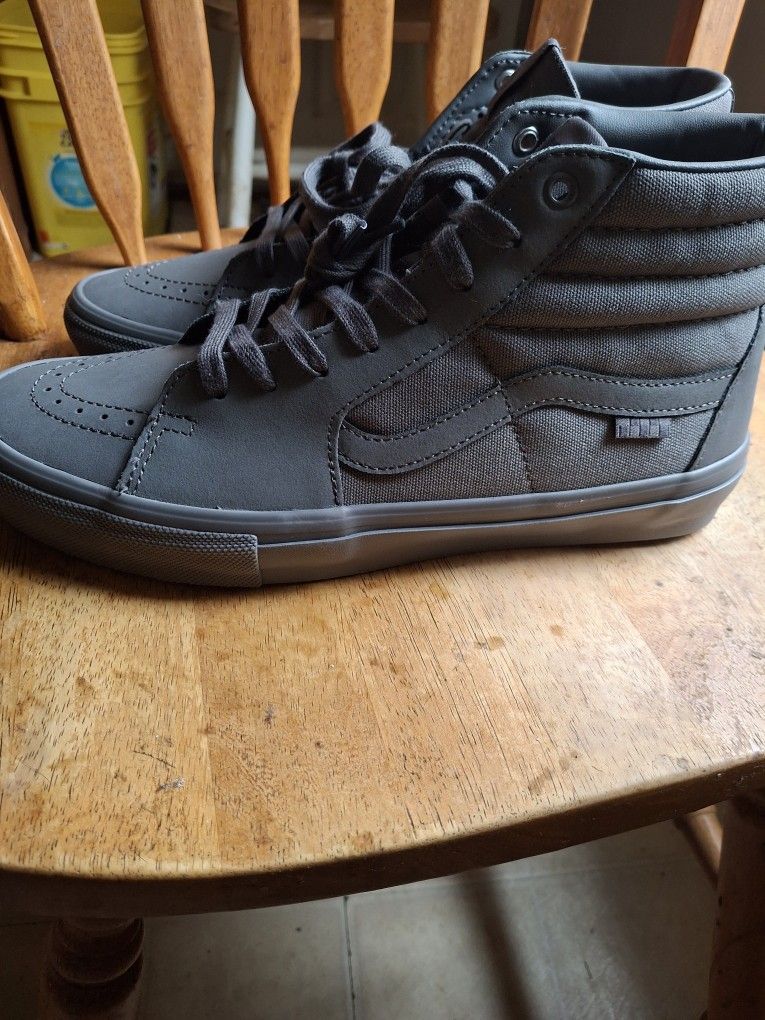 Vans Men's Size 10 Brand New
