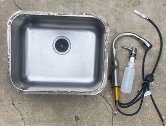 Granite Countertop with Stainless Steel Sink – 16” × 19¾”