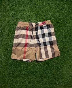 Burberry shorts size medium