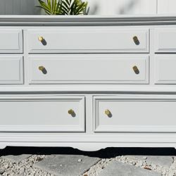 Solid Wood Dresser With 8 Drawers