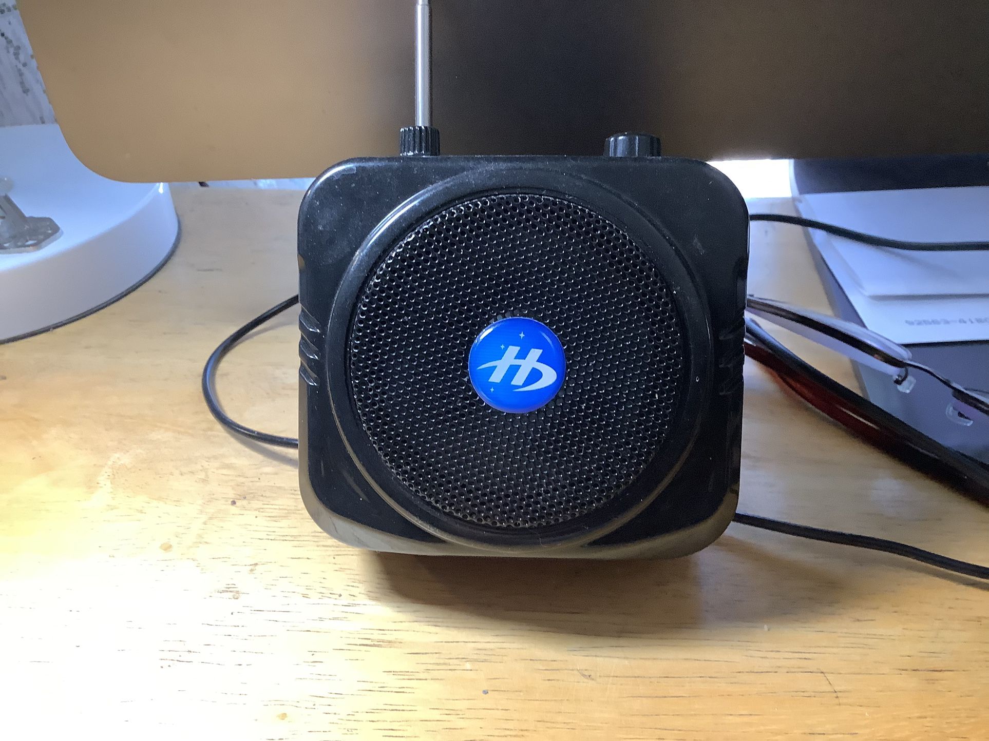 Voice Amplifier With 2.4G Wireless Microphone Headset