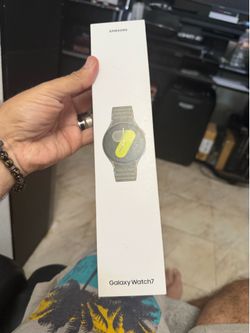 Samsung watch 7 smart watch like new cost $350