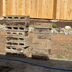 FREE Concrete Pavers / Retaining Blocks – You Haul (Kent)