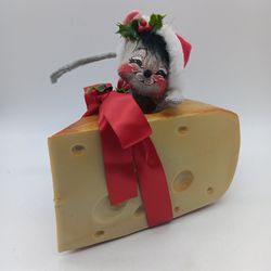 Vintage 90s Annalee 7" Christmas Mouse & Cheese Wedge Holiday Doll