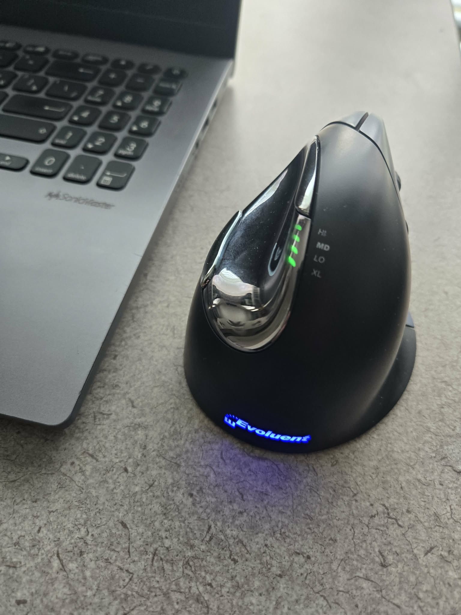 Evoluent VerticalMouse 4 Right Hand Wireless Mouse Unit (Model: VM4RW)