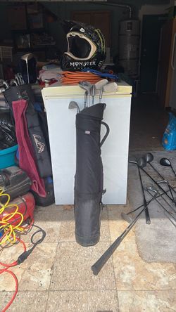 Child’s size golf bag  w/clubs