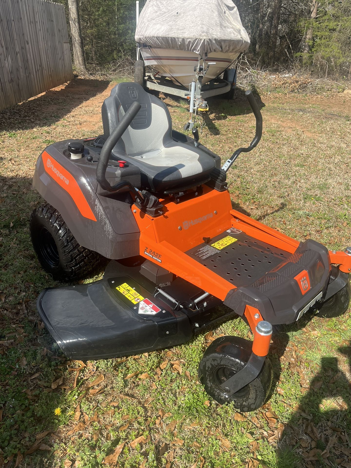 Husqvarna Z242f Zero Turn