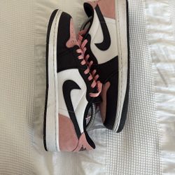 Jordan 1 Low Coral 