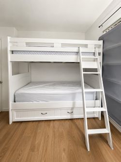 Rooms To Go Kids Bunk Bed – Excellent Condition