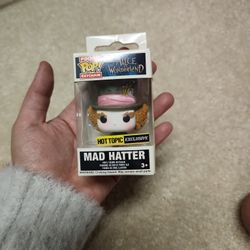 Pocket Pop! Keychain Disney Alice In Wonderland Mad Hatter Hot Topic Exclusive 