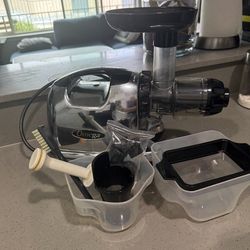 Omega Juicer