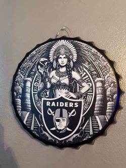Raiders Aztec large bottle cap