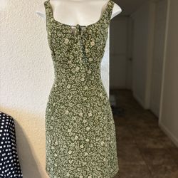 Women’s Meidum dress