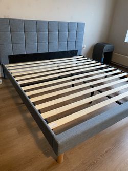 Zinus Lottie Upholstered Platform King Size Bed Frame