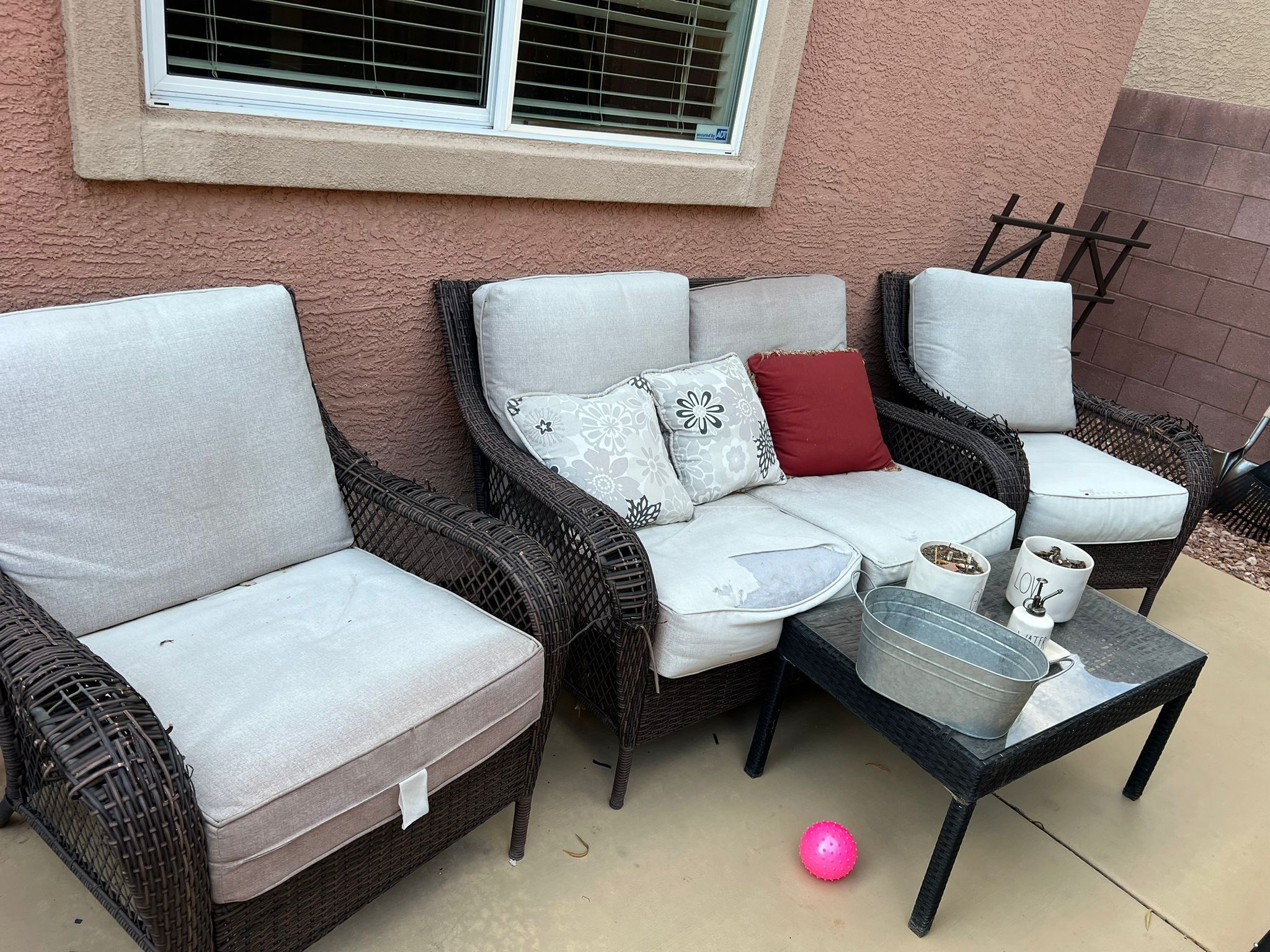 FREE!! Patio Furniture for Sale in Las Vegas, NV OfferUp