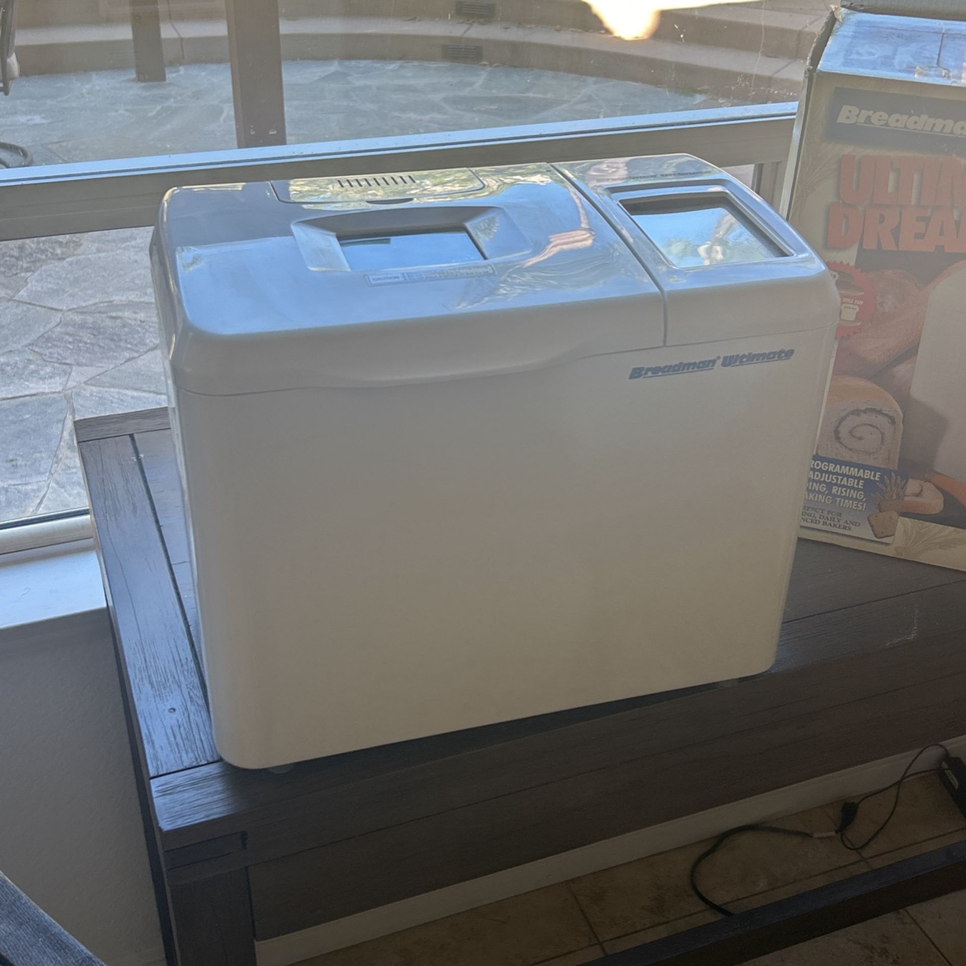 Breadmaker - Breadman Ultimate TR4000