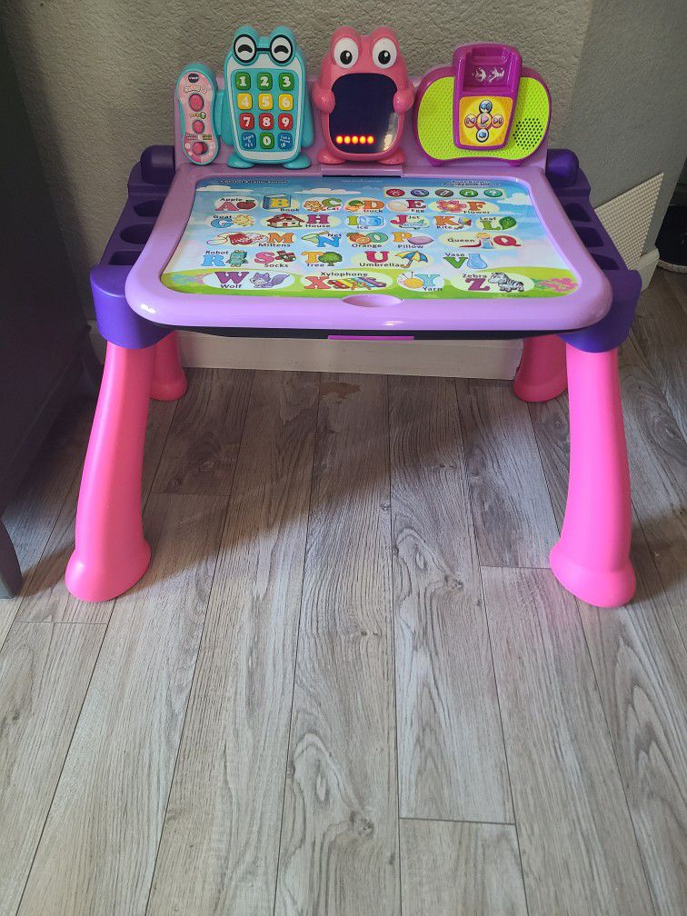 VTech Touch and Learn Activity Desk Deluxe