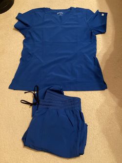 Women’s scrub set jogging pants and shirt $40