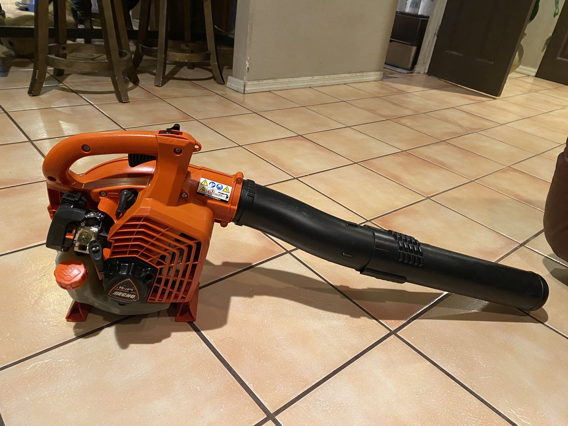 ECHO HAND BLOWER 