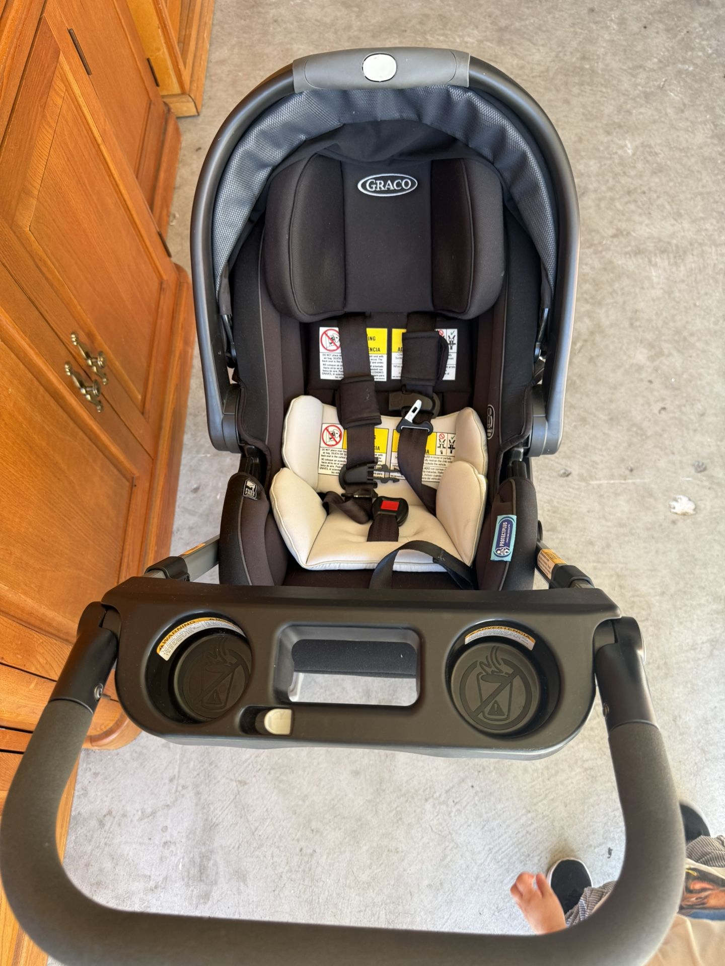 SnugRid/ Snug-Fit Graco Car seat And Stroller