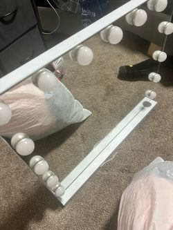 Mirror with led lights.