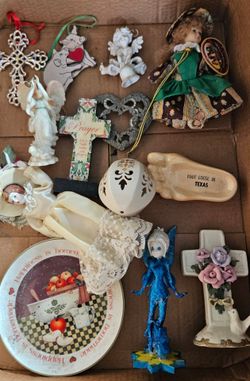 Miscellaneous household nick knacks