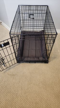 Large Black Wire Dog Crate with Mat