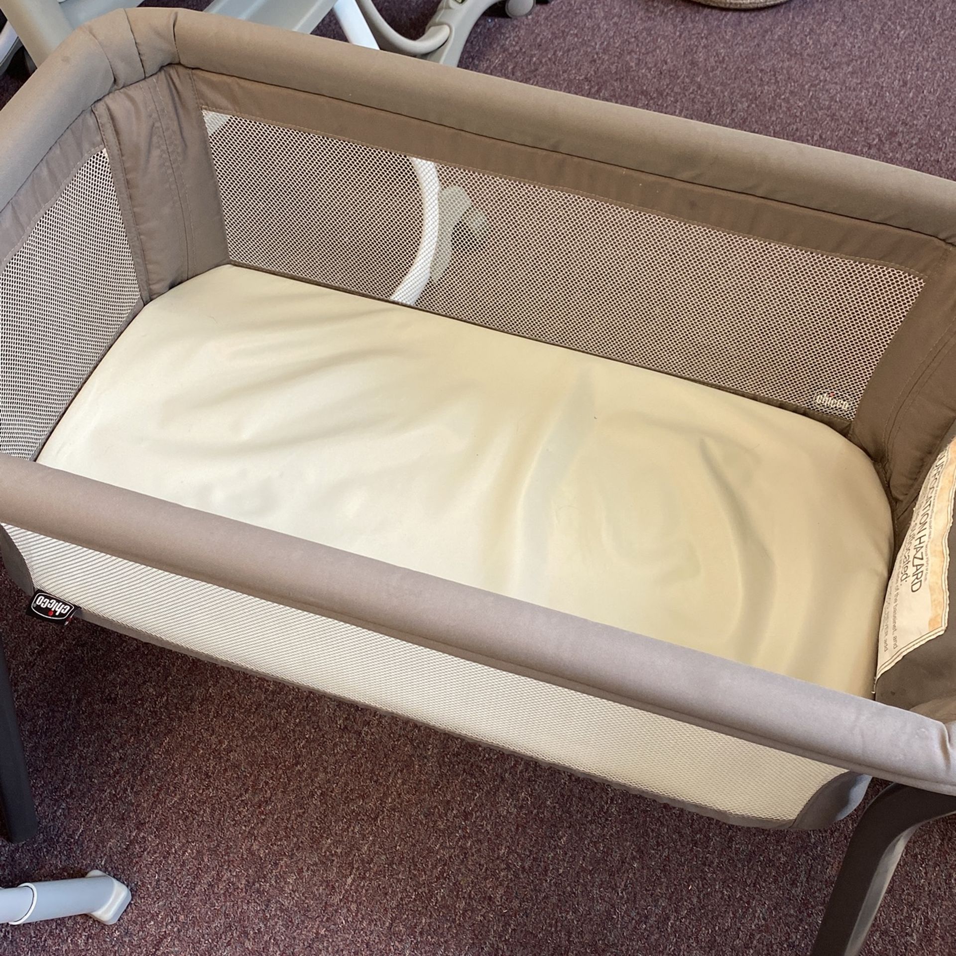 Chico Grey Lullago Anywhere Travel Bassinet