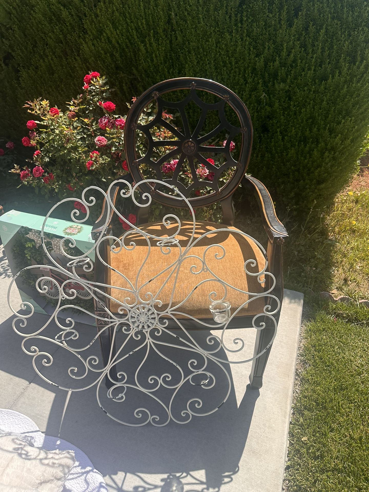 Yard sale! Chair/Home Decor