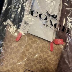Signature Fiona Coach Tote brand New 