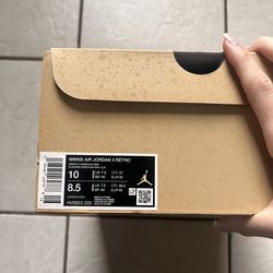 Women’s Size 10 Jordan Retro 4, Cozy Girl