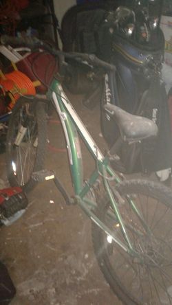 Mongoose mountain bike 24inch diamond back