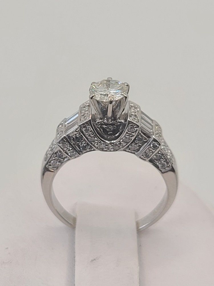 14k Gold 0.50ct Center 1.10ctw Diamond Engagement Ring 