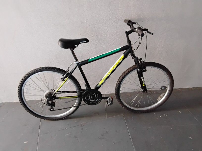 BICYCLE ROADMASTER 18 SPEED BRAND NEW
