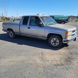 Parts Truck 1998 Chevrolet Truck 1500 V8 5.7L  150k Miles