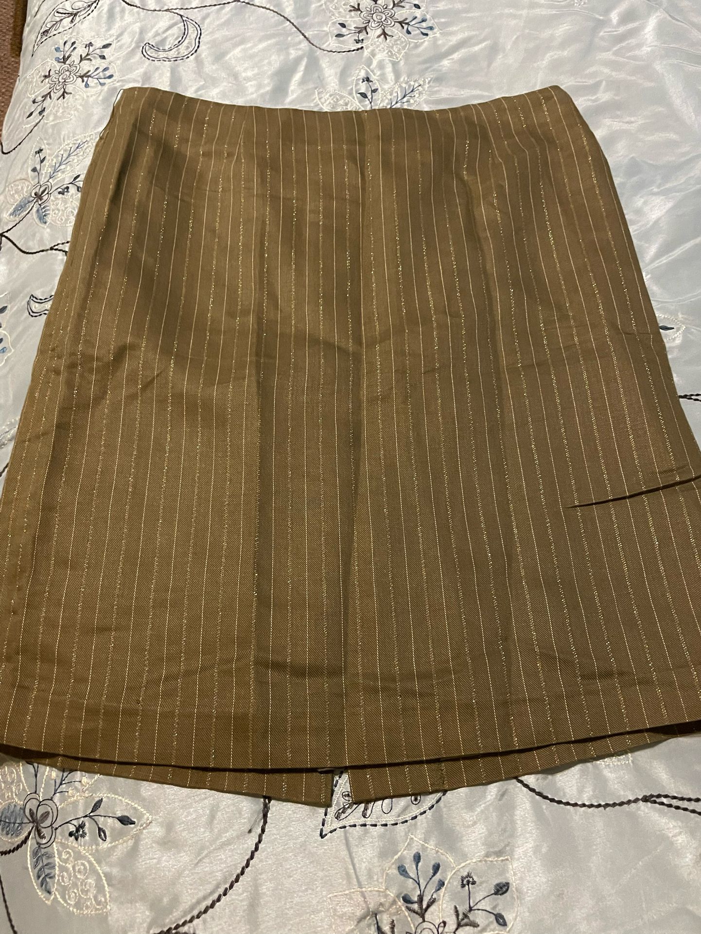 Ladies Jones Wear Size 16 Brown Pinstripe Skirt
