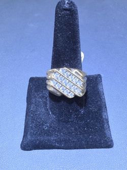 10kt YG Diamond Ring. (C-4) SIZE 10. ASK FOR RYAN. #(contact info removed)03