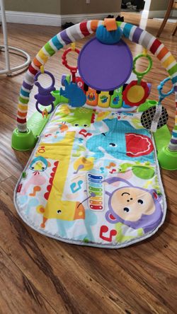 Fisher price deluxe kick and play piano gym