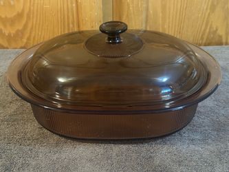 Vintage Pyrex Visions Amber 4 Qt Oval Roaster Dutch Oven w/ Lid.  Excellent Condition!