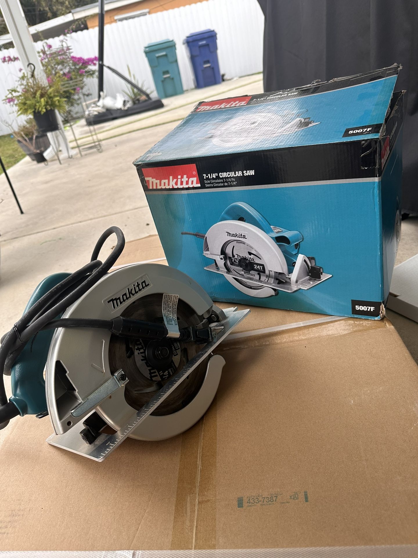 15 Amp 7-1/4 in. Corded Lightweight Magnesium Circular Saw with LED Light, Dust Blower, 24T Carbide blade, Hard Case