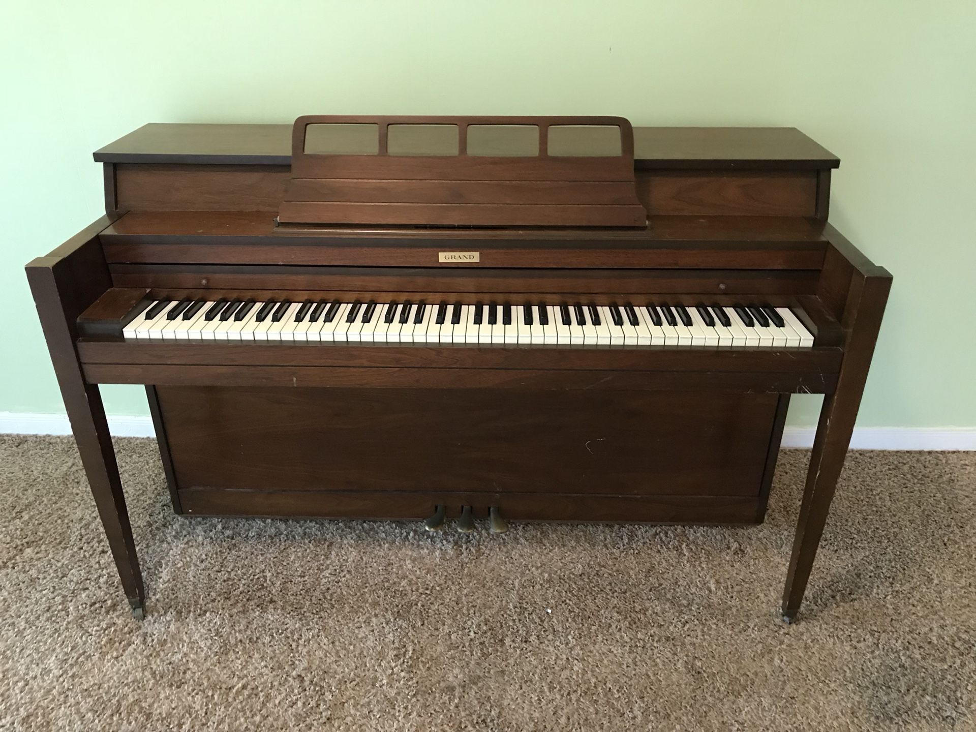 Piano. ( Grande )