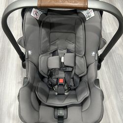 Nuna pipa car seat + base (with Infant Insert)