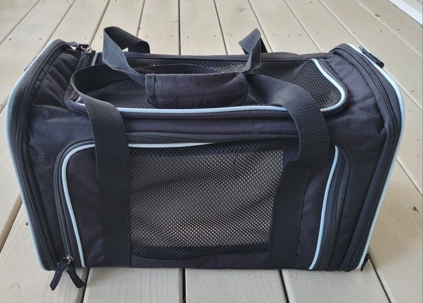 Pet Carrier - Small/Medium Cat or Dog