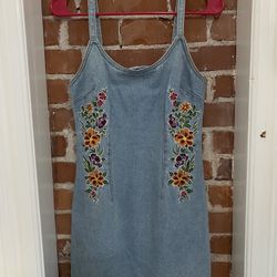 Adorable Floral Embroidered Denim Dress Small 