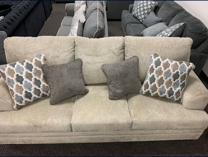 SISAL SOFA COUCH IN STOCK NEW IN BOX