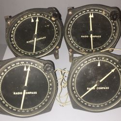 4 US Signal Corps Aviation RADIO COMPASS Indicator I-82-A.