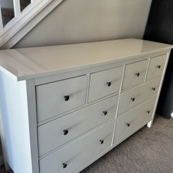 Ikea 8- drawers white glossy Dresser With Glass Top 