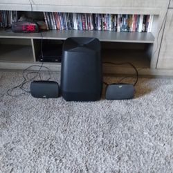 Polk Soundbar & Subwoofer With 2 Speakers